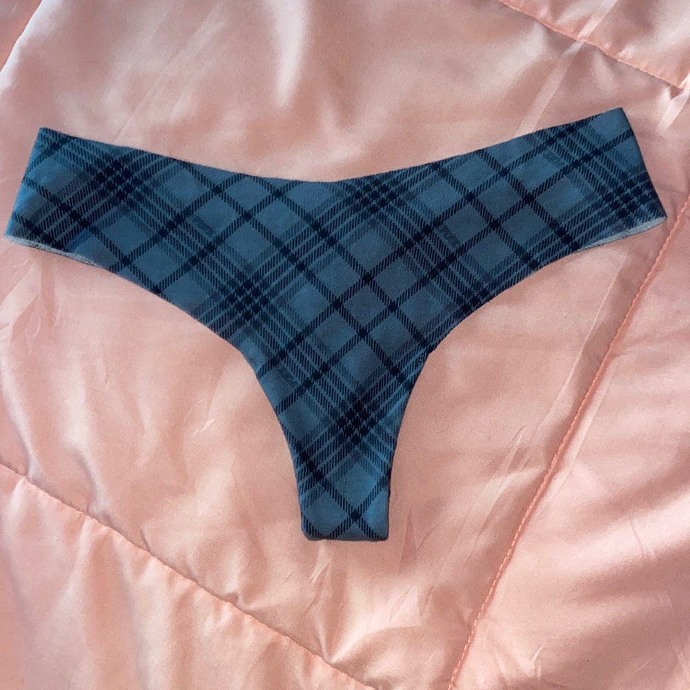 ✨BUNDLE DEAL✨ PINK/VS XS thong panties